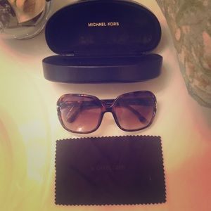 Michael Kors Tortoise Shell Sunglasses 🕶